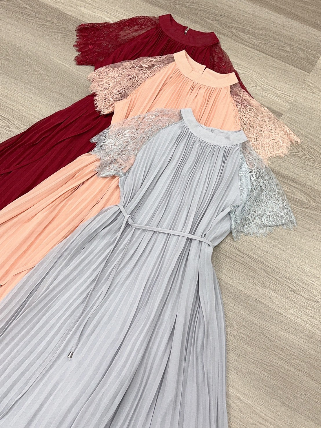 SV 6834 – Alessa Lace Sleeve Dress